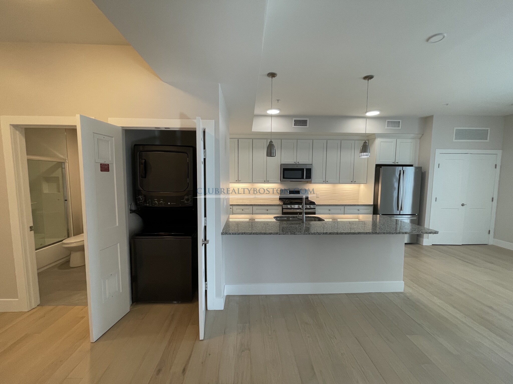 99 Moody St, Waltham