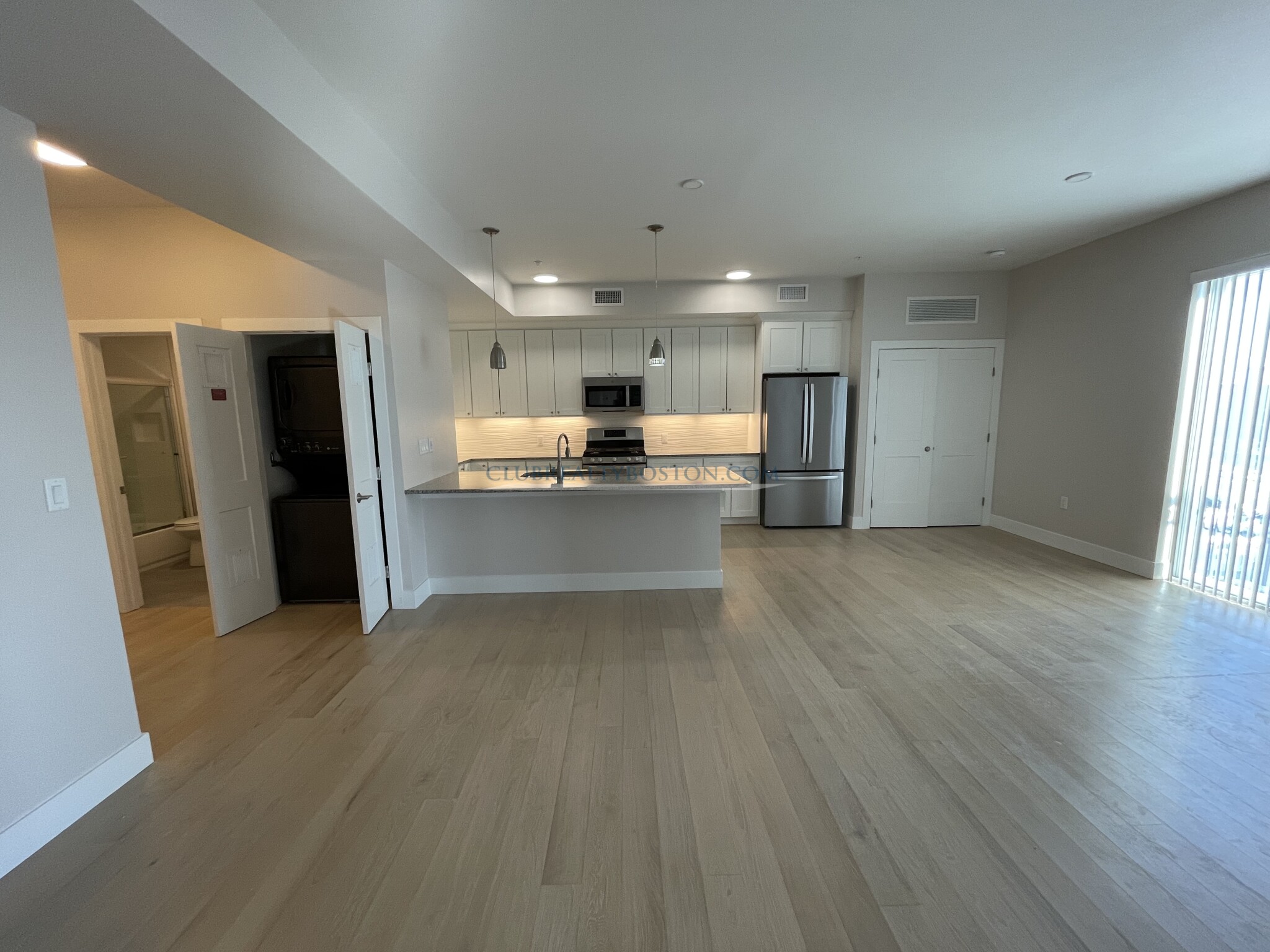 99 Moody St, Waltham