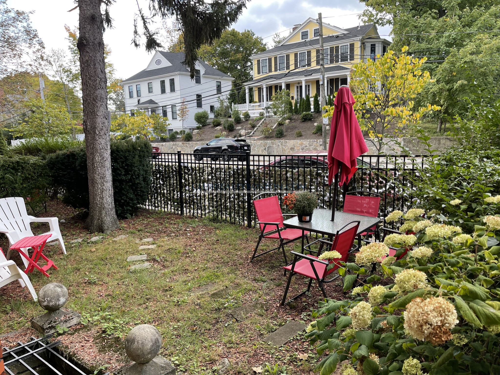 811 Washington St, Washington Square