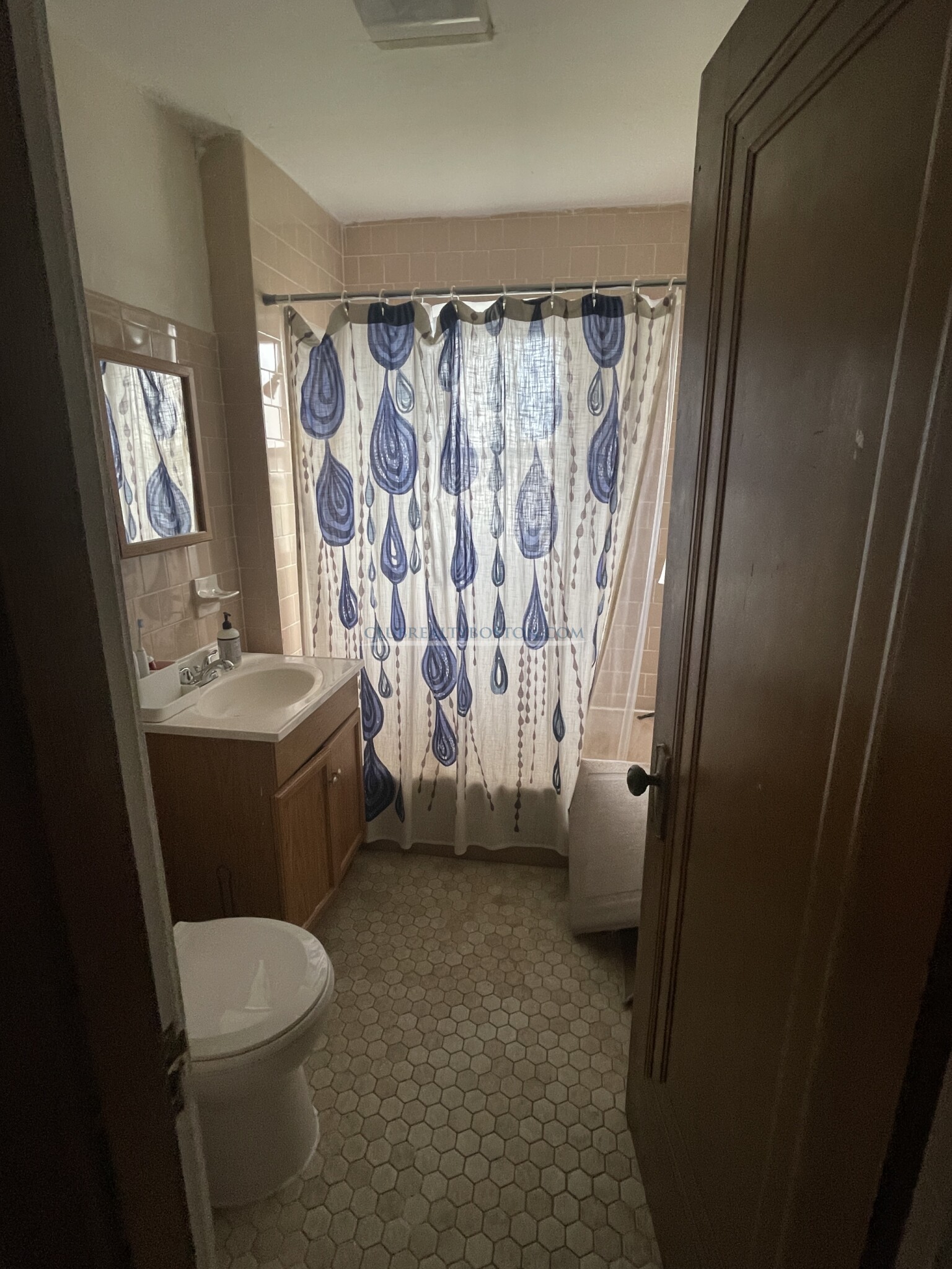 11 Edgecliff Rd, Watertown