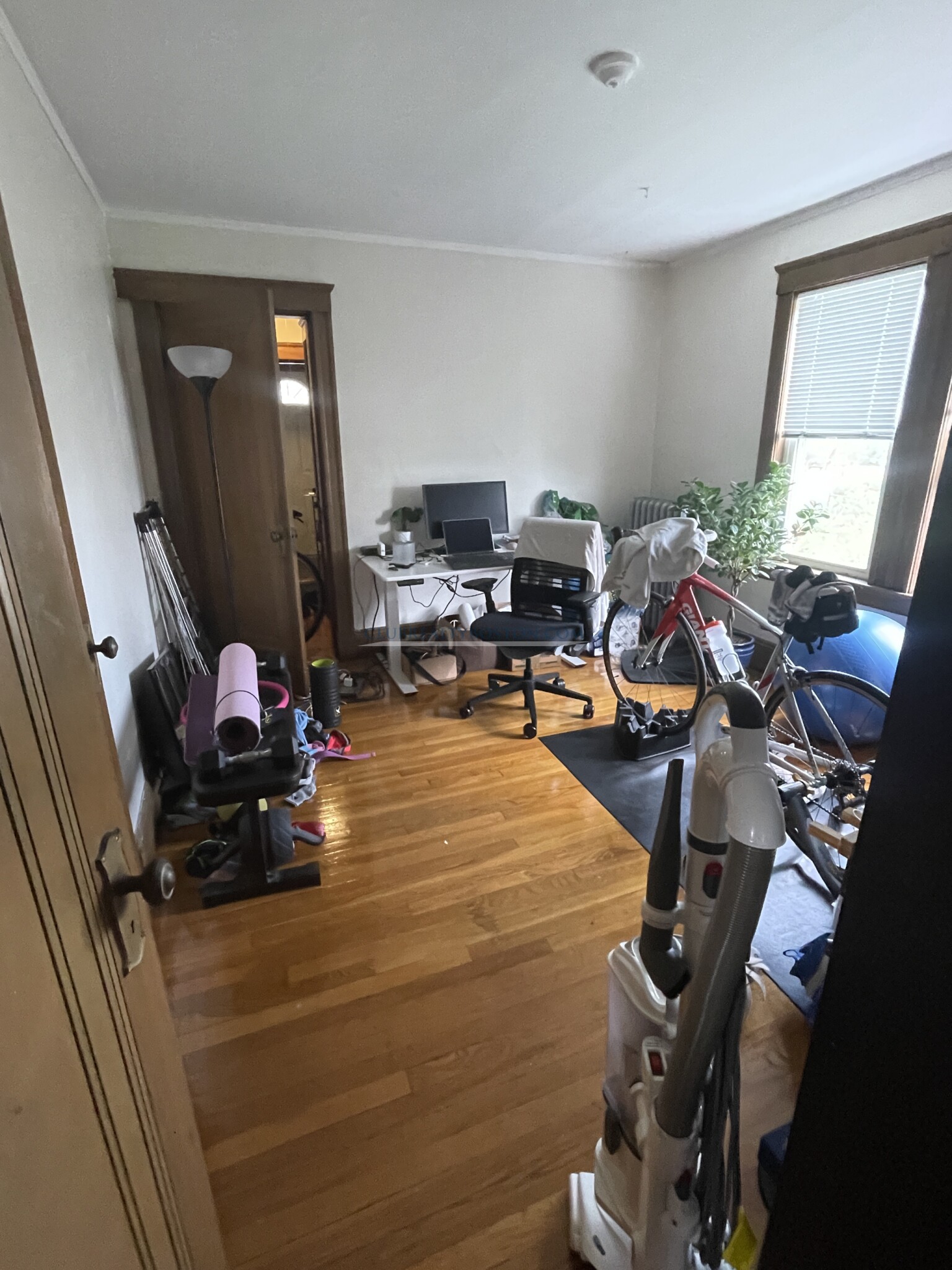 11 Edgecliff Rd, Watertown