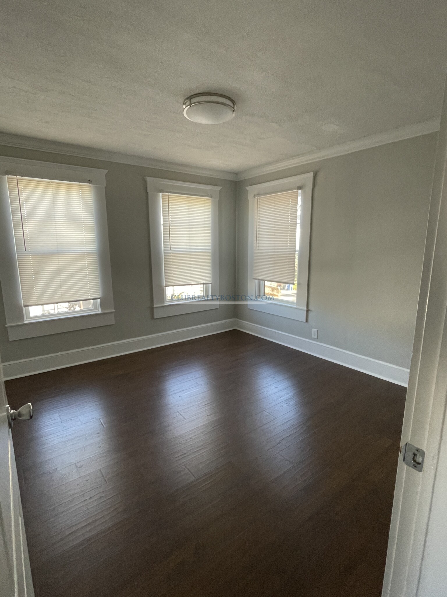 662 Moody St, Waltham