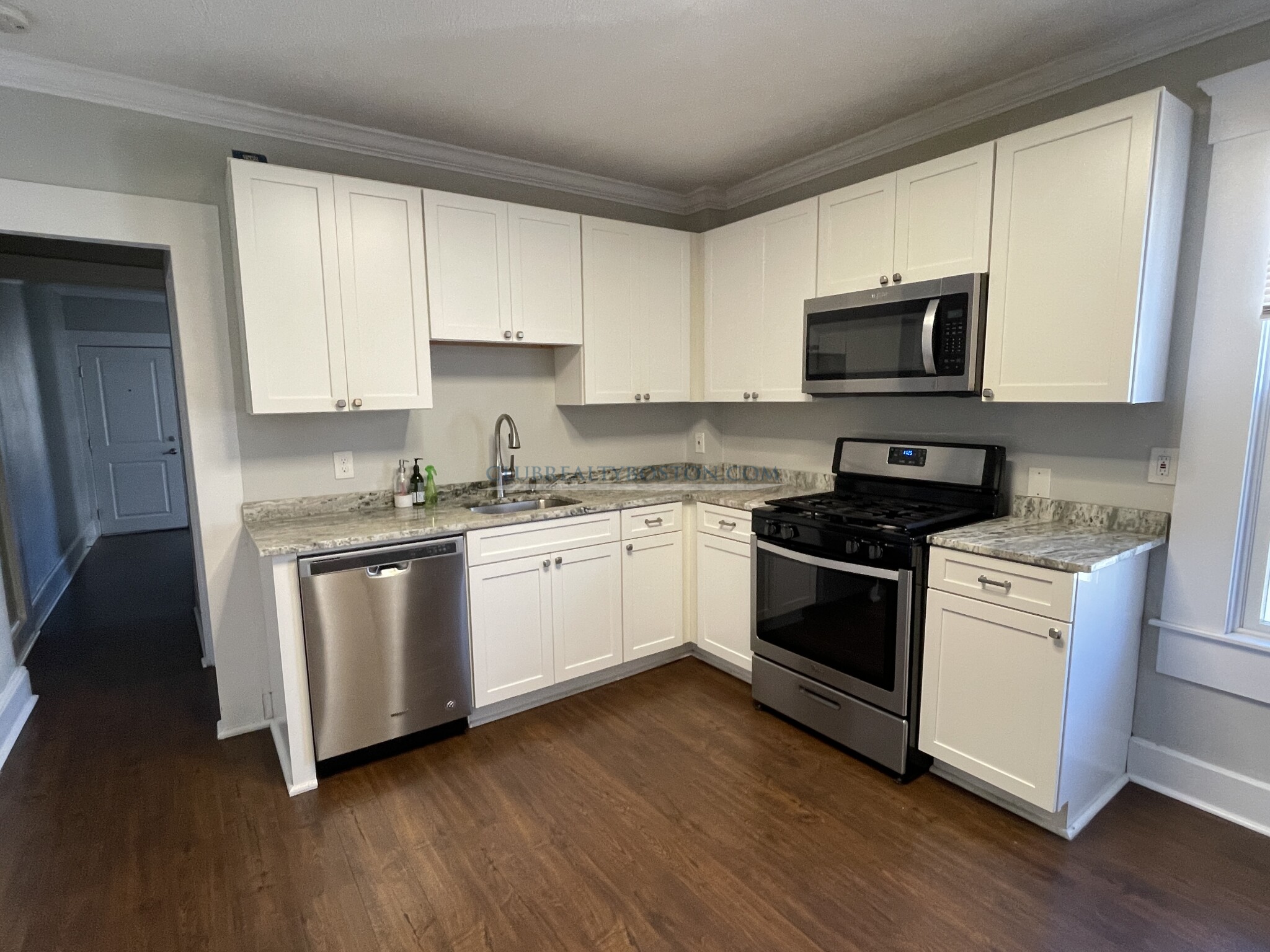 662 Moody St, Waltham