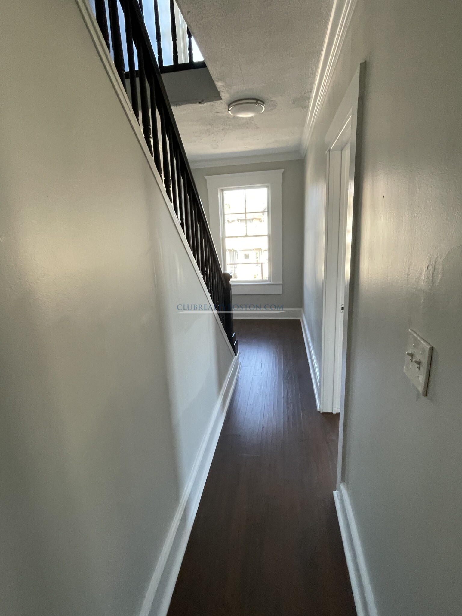 662 Moody St, Waltham