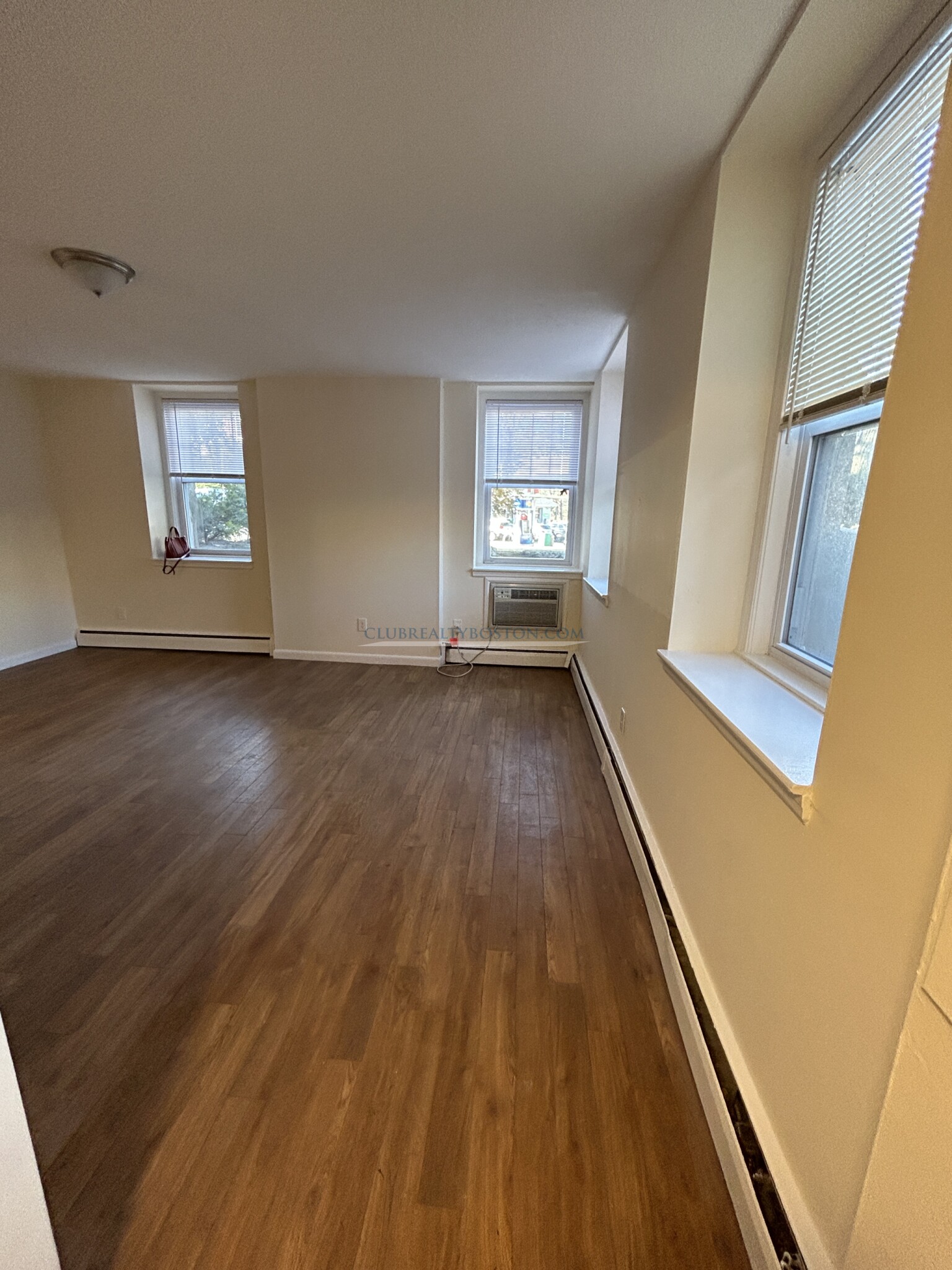 2018 Commonwealth Ave, Brighton