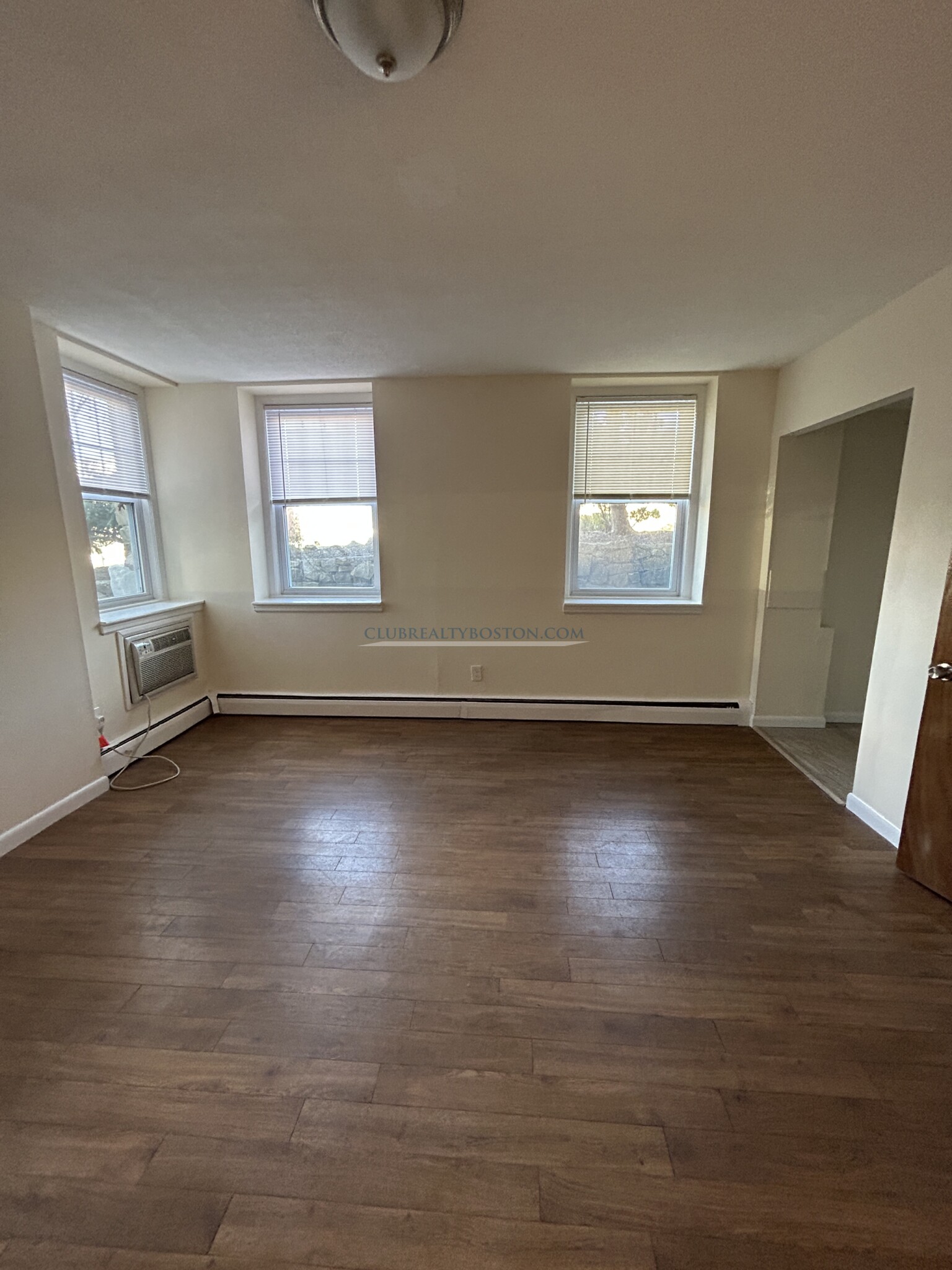 2018 Commonwealth Ave, Brighton