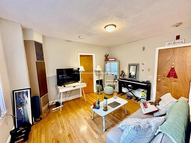 145 Endicott St, North End