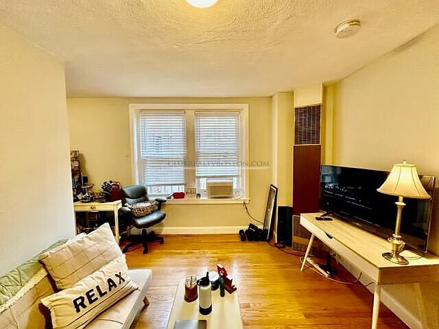 145 Endicott St, North End