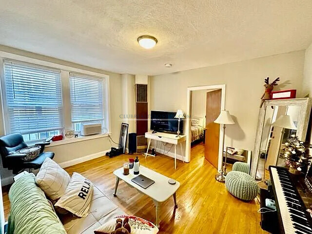 145 Endicott St, North End