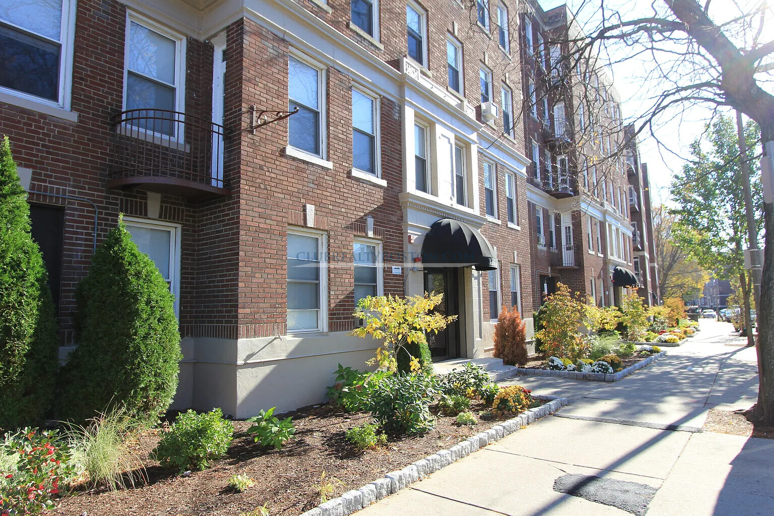 135 Washington St, Brighton