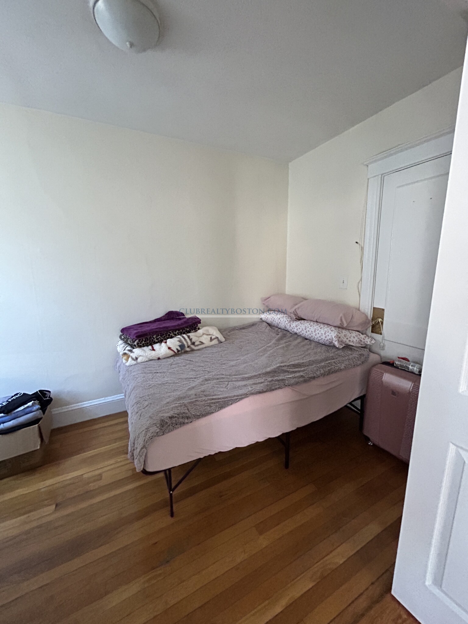 5 Barrows St, Allston