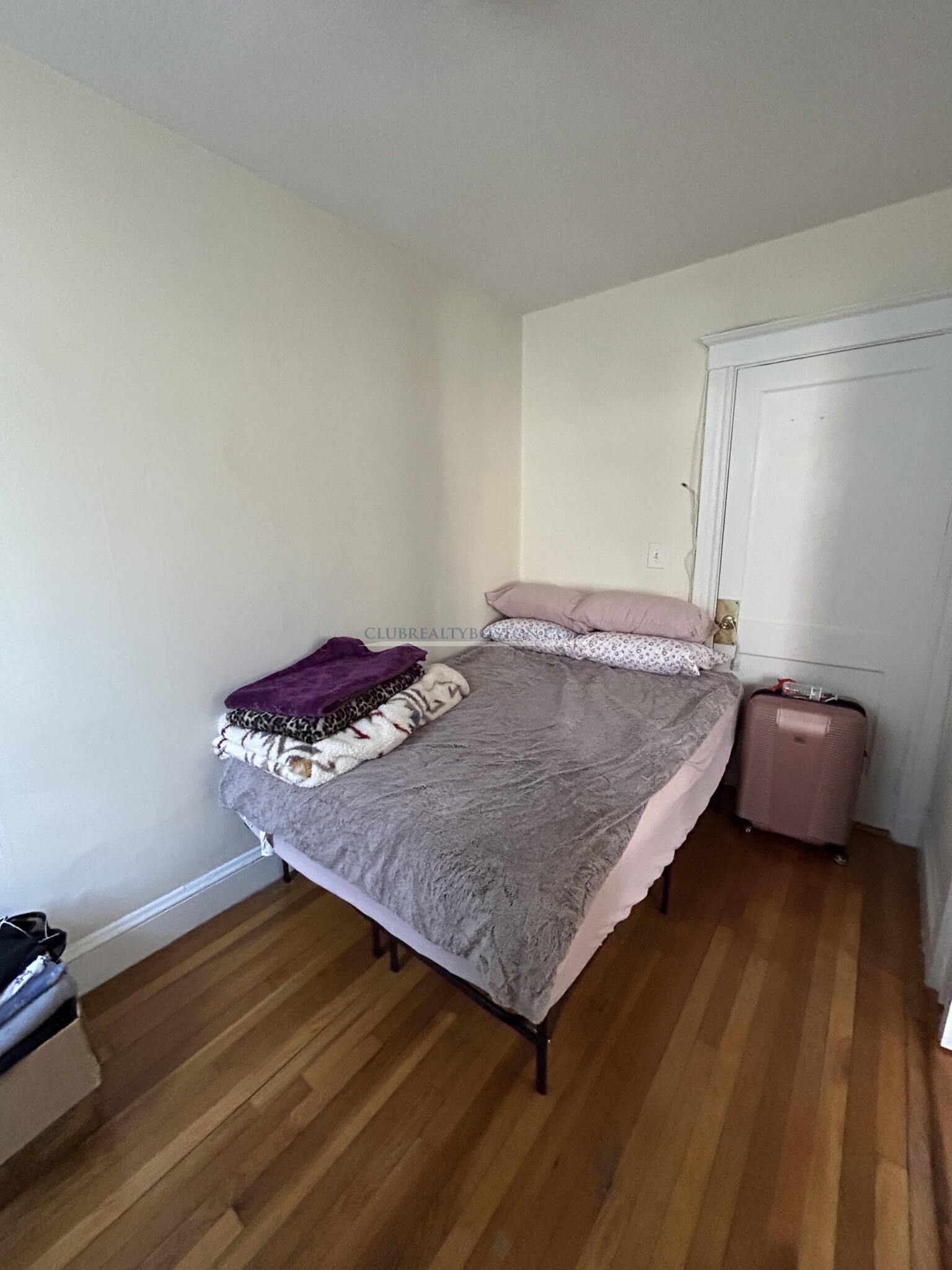 5 Barrows St, Allston