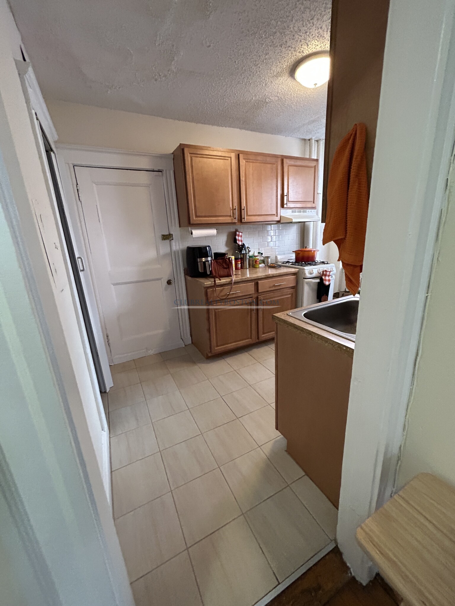 5 Barrows St, Allston