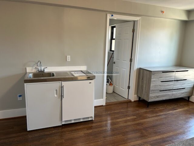 67 Loker St, Wayland