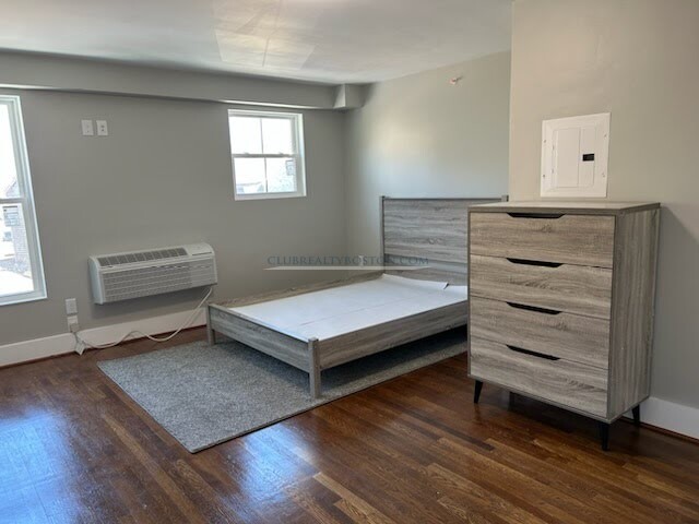 67 Loker St, Wayland