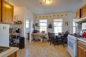 3 Dartmouth St, Waltham