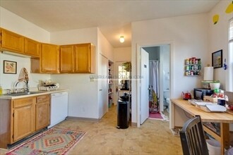 3 Dartmouth St, Waltham