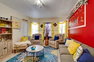 3 Dartmouth St, Waltham