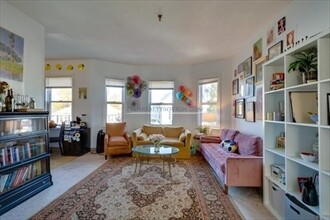 3 Dartmouth St, Waltham