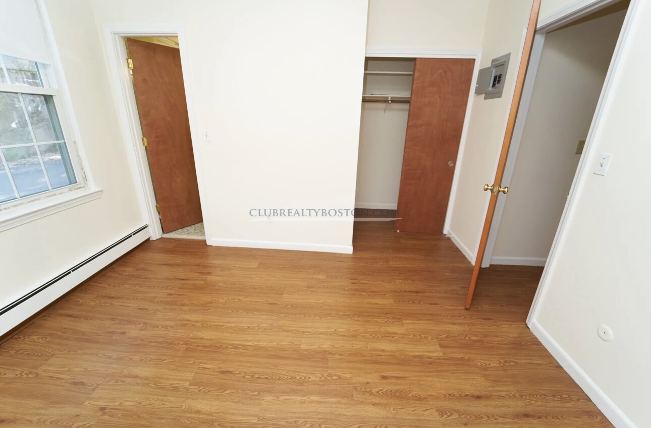 46 Huntington Ave, Jamaica Plain