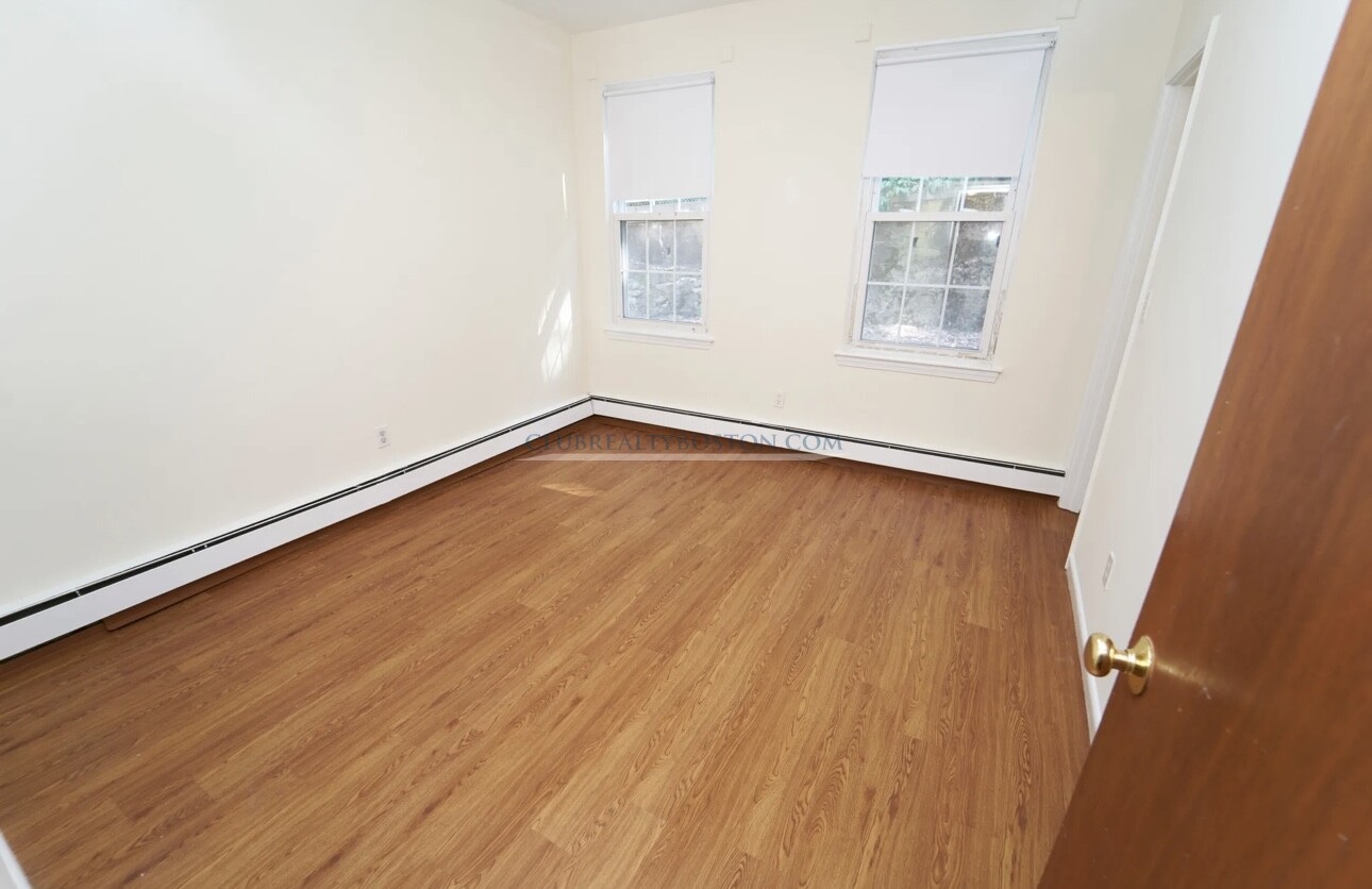 46 Huntington Ave, Jamaica Plain