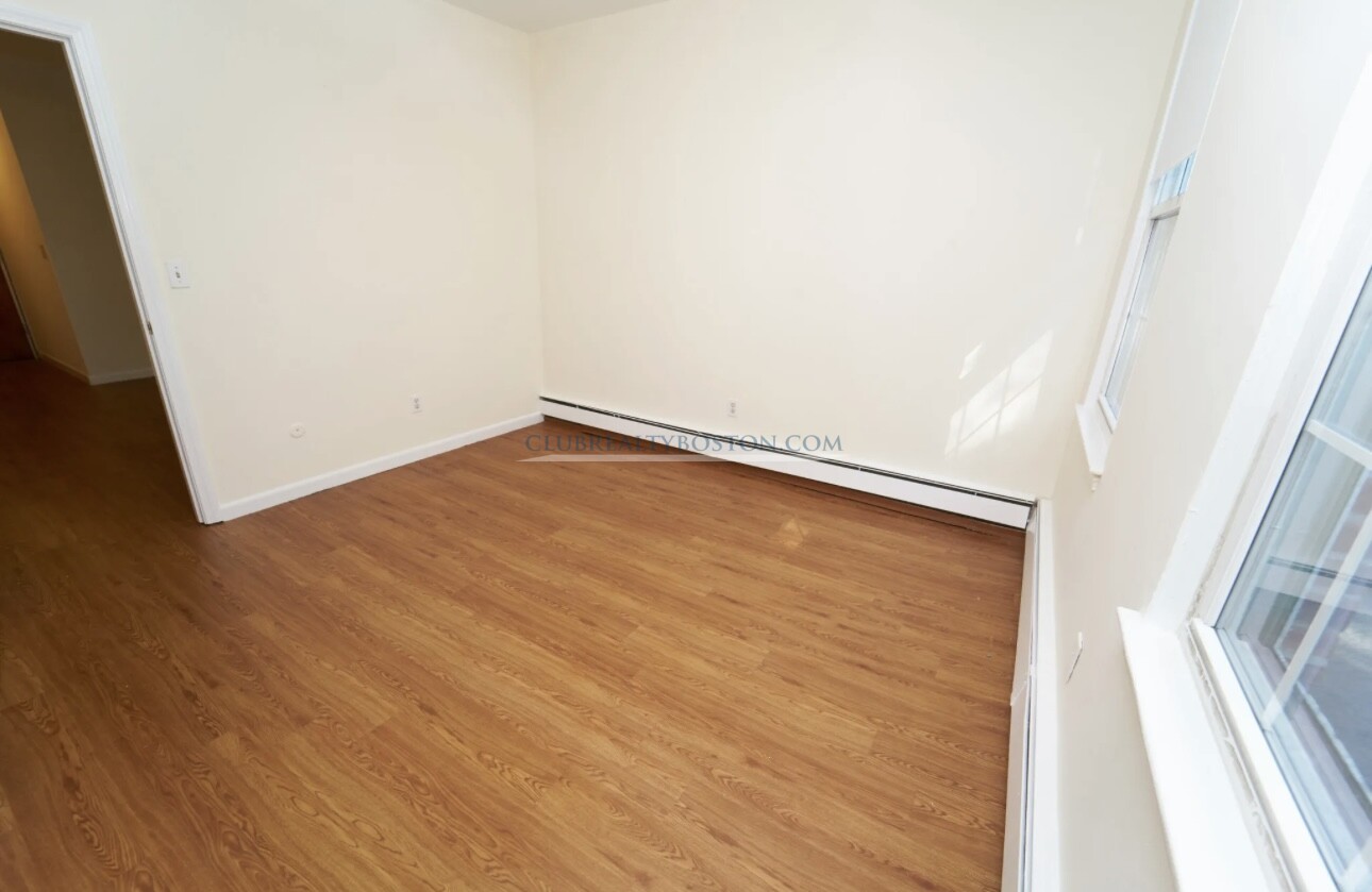 46 Huntington Ave, Jamaica Plain