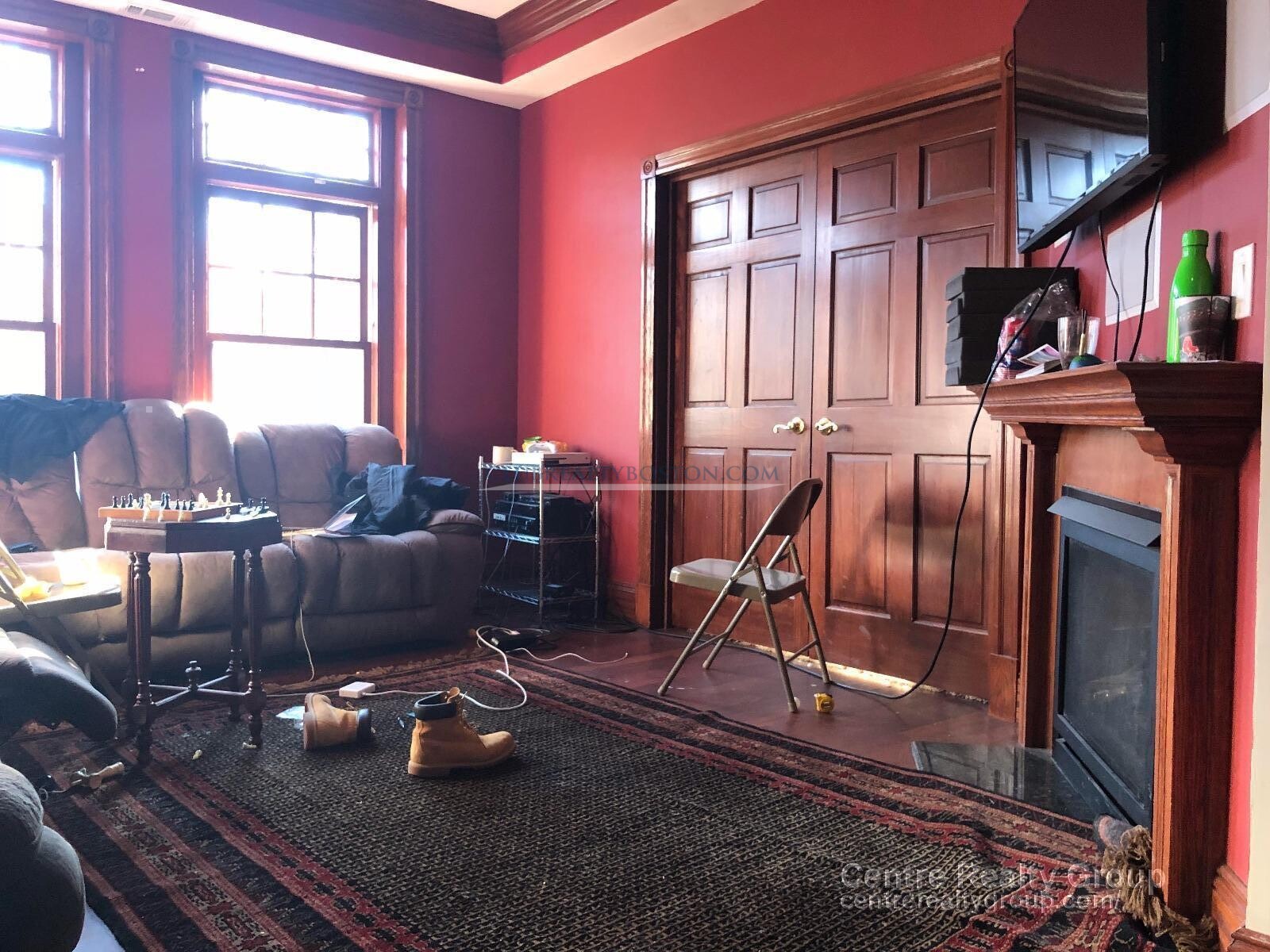 9 Strathmore Rd, Washington Square