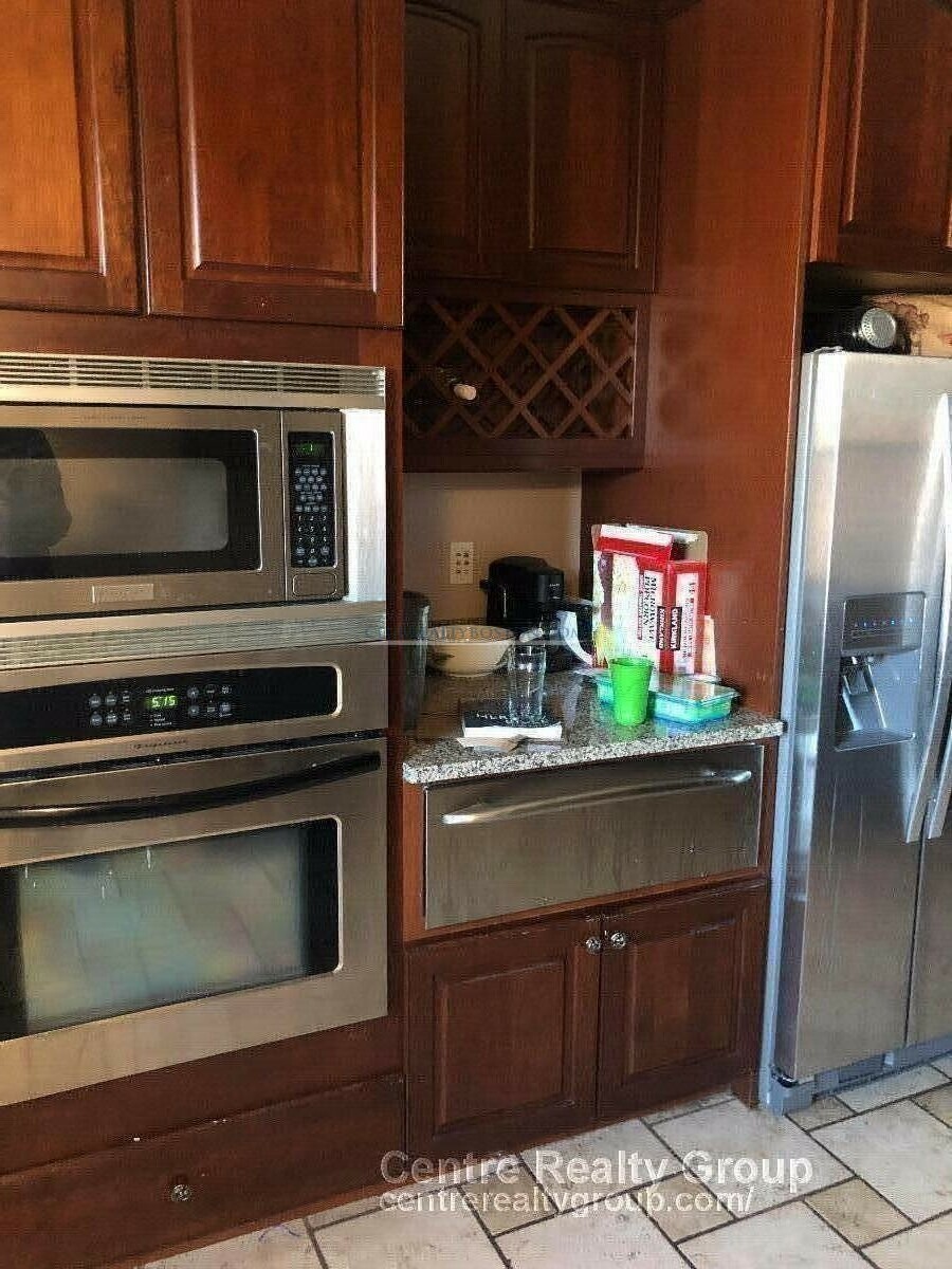 9 Strathmore Rd, Washington Square