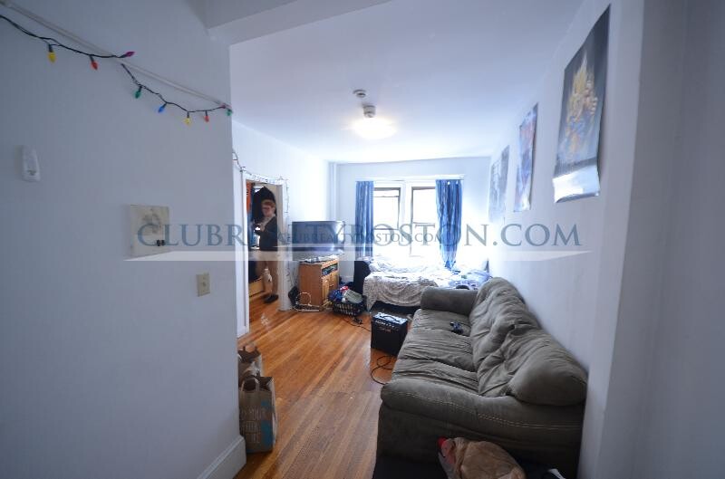 1315 Commonwealth Ave, Allston