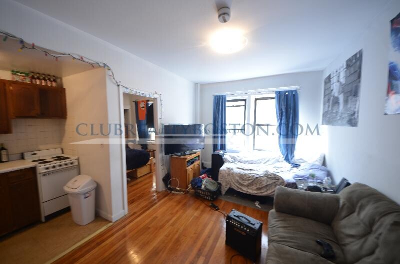 1315 Commonwealth Ave, Allston