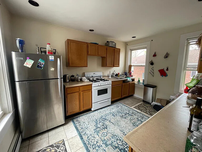 77 Robbins St, South Side