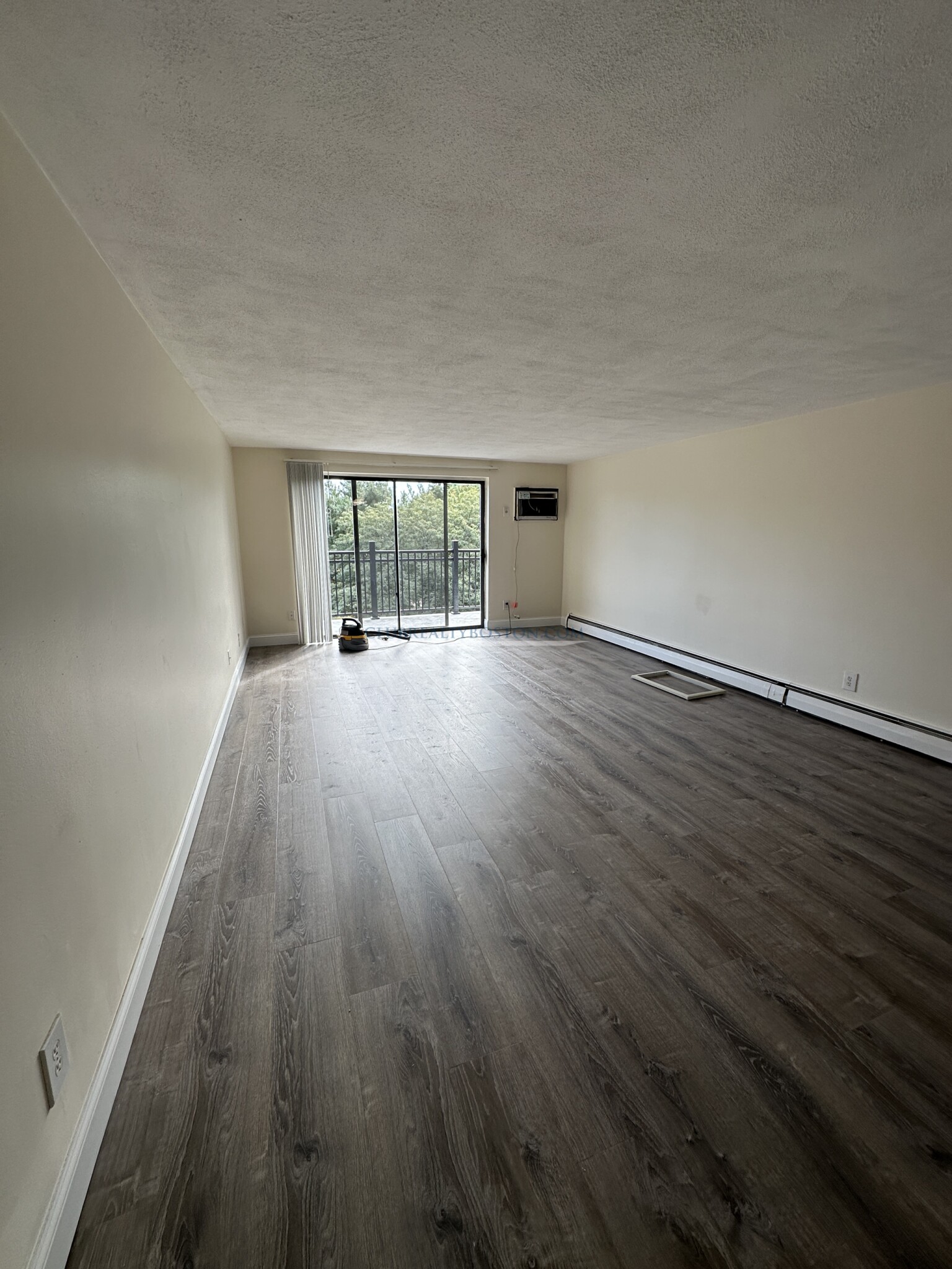 16 Whites Ave, Watertown Square