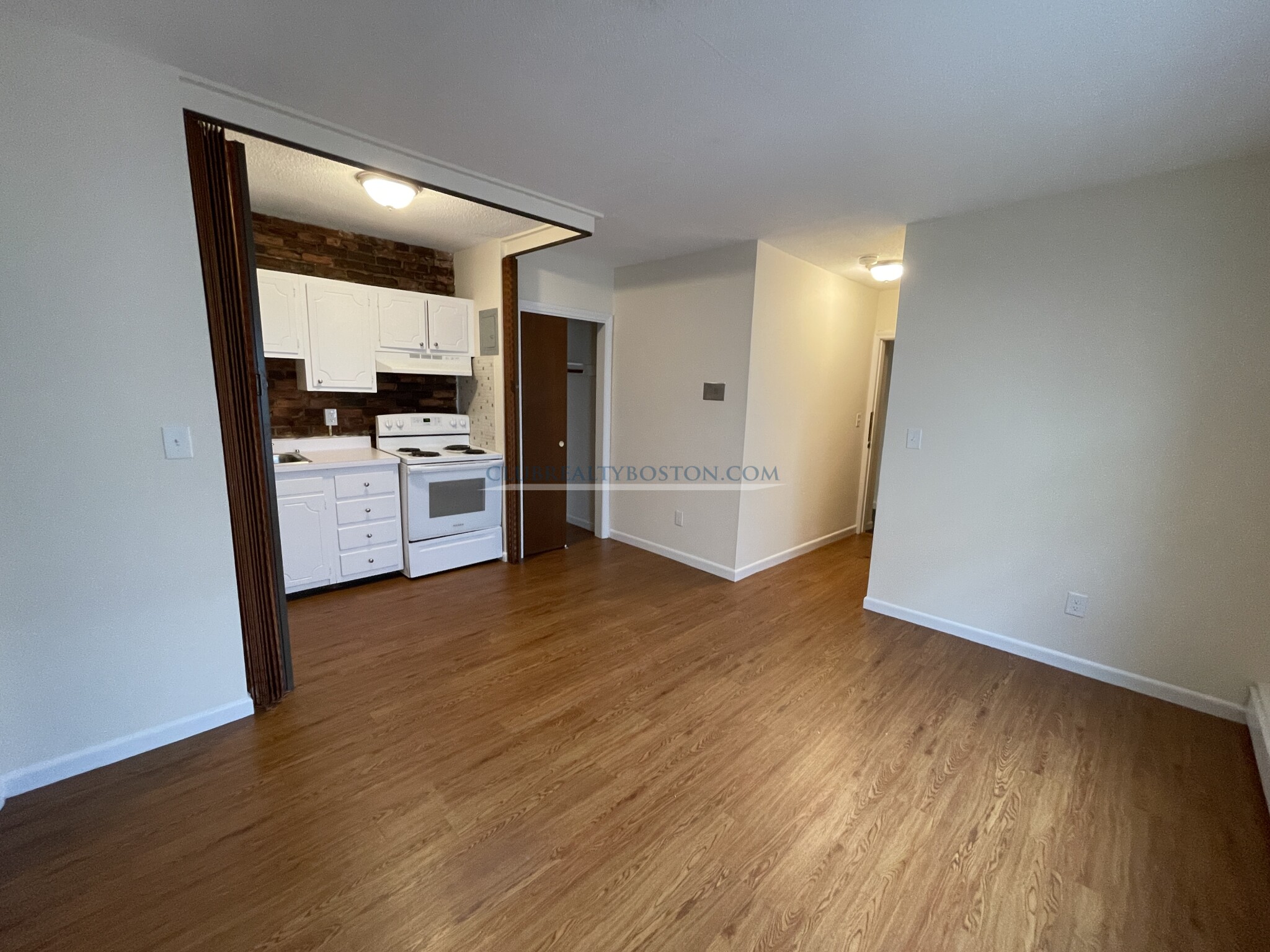 74 South Huntington Ave, Jamaica Plain