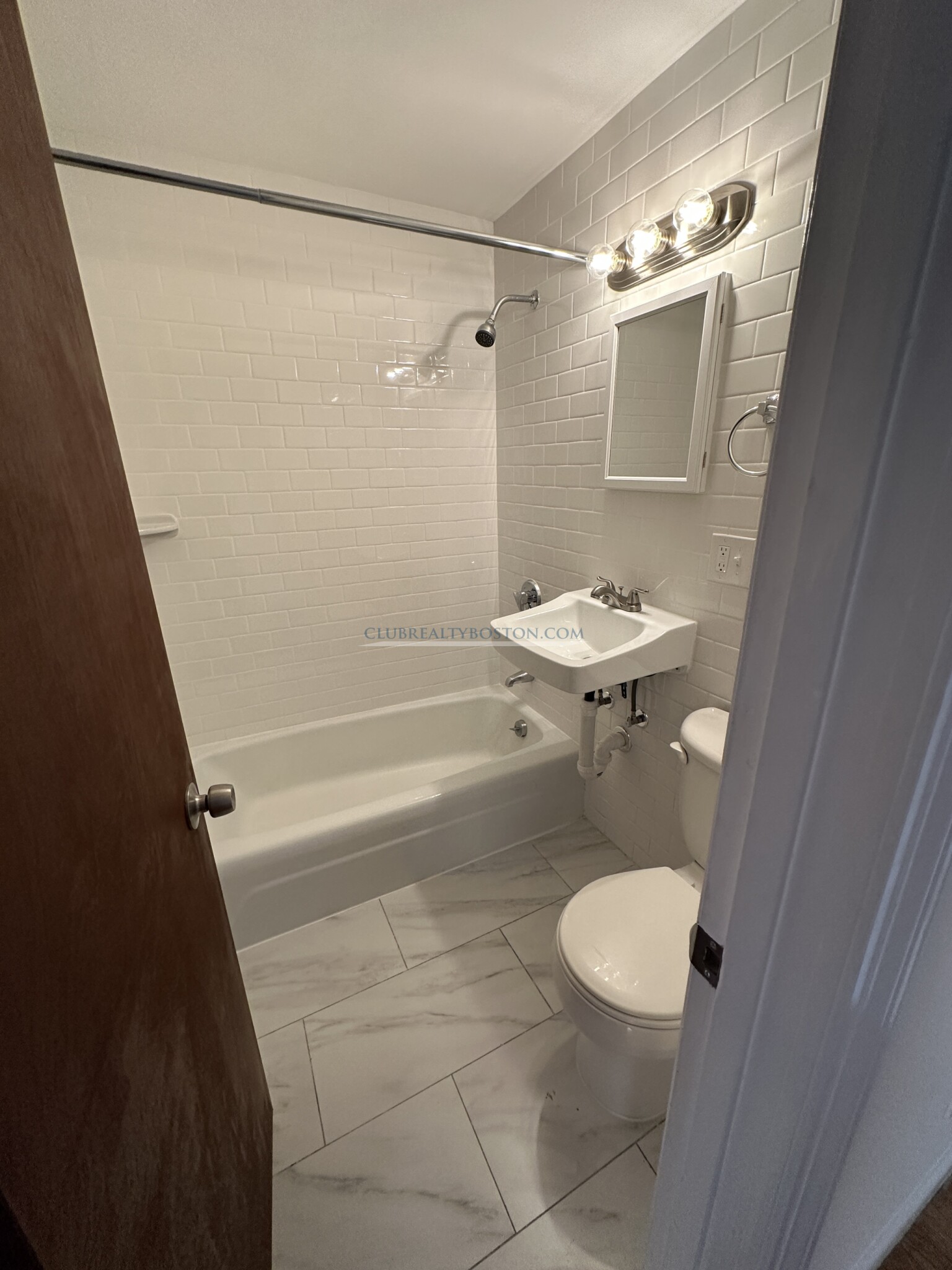 176 North Beacon St, Brighton