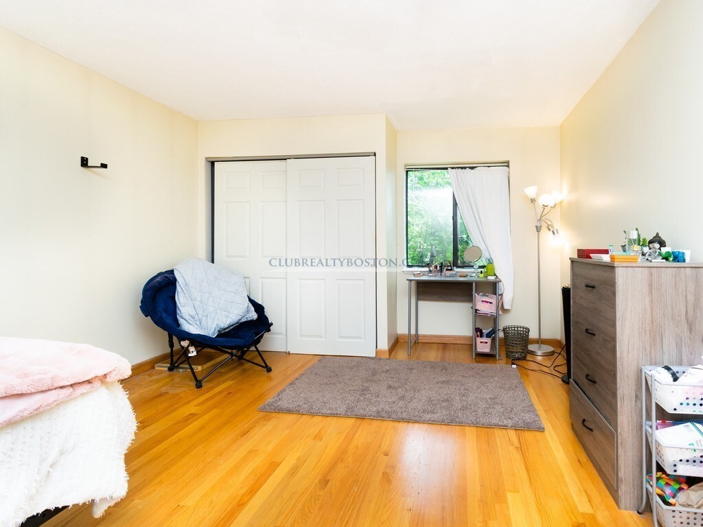 276 Chestnut Hill Ave, Brighton