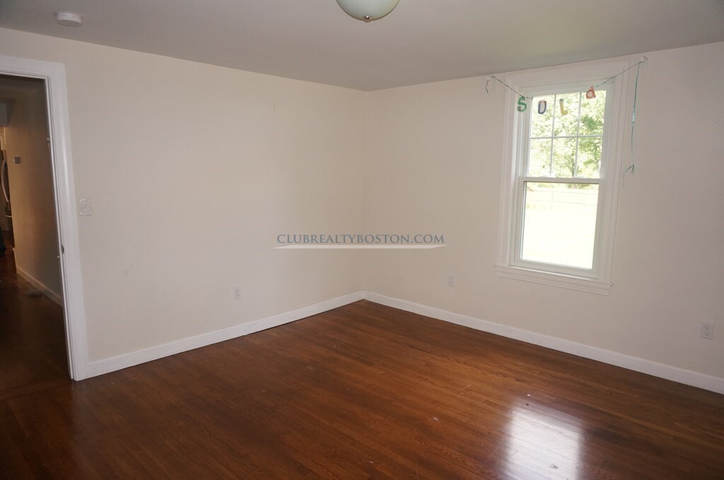 50 East Plain Rd, Wayland