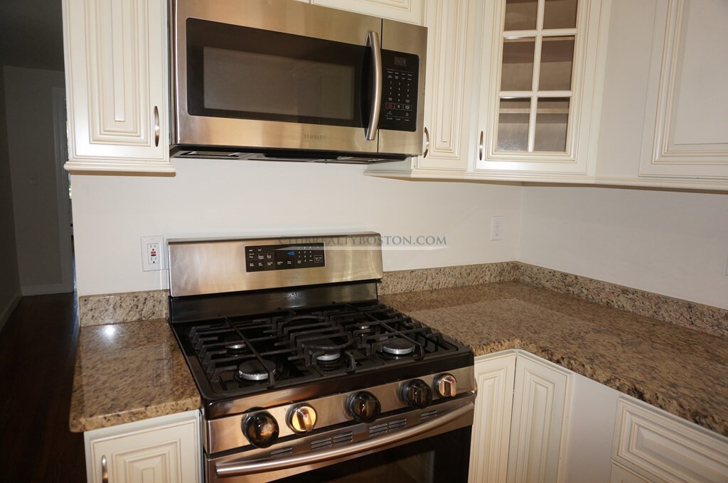 50 East Plain Rd, Wayland