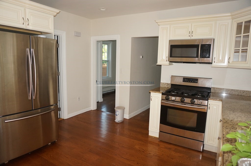 50 East Plain Rd, Wayland