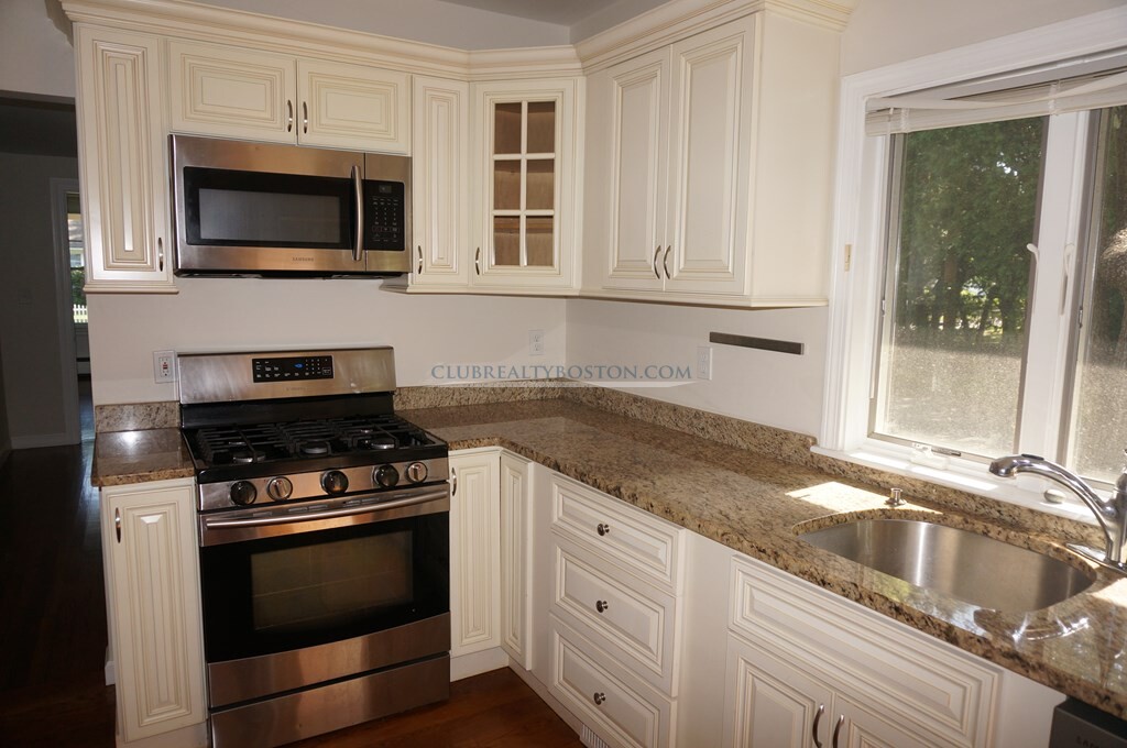 50 East Plain Rd, Wayland