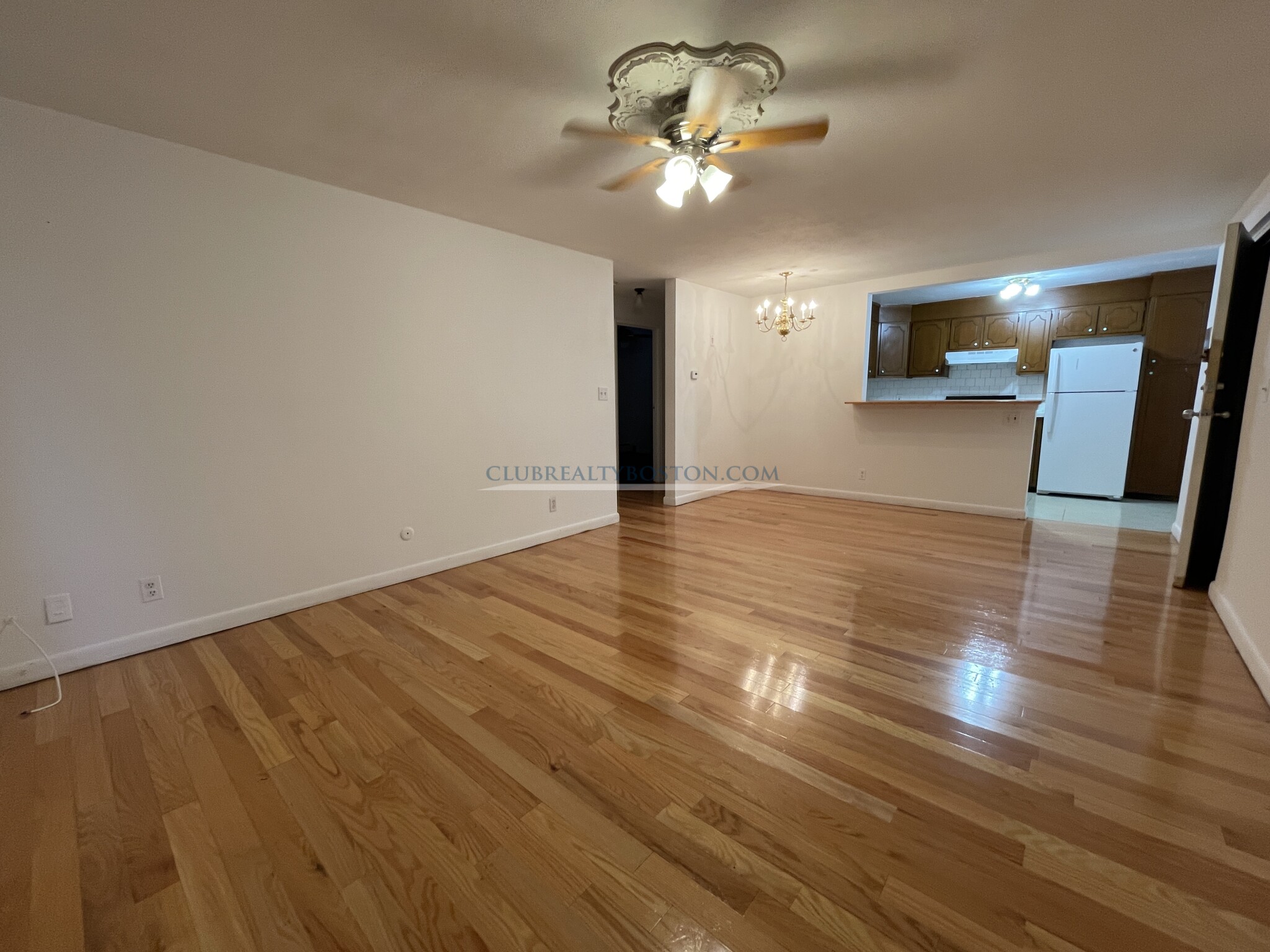 530 Washington St, Oak Square