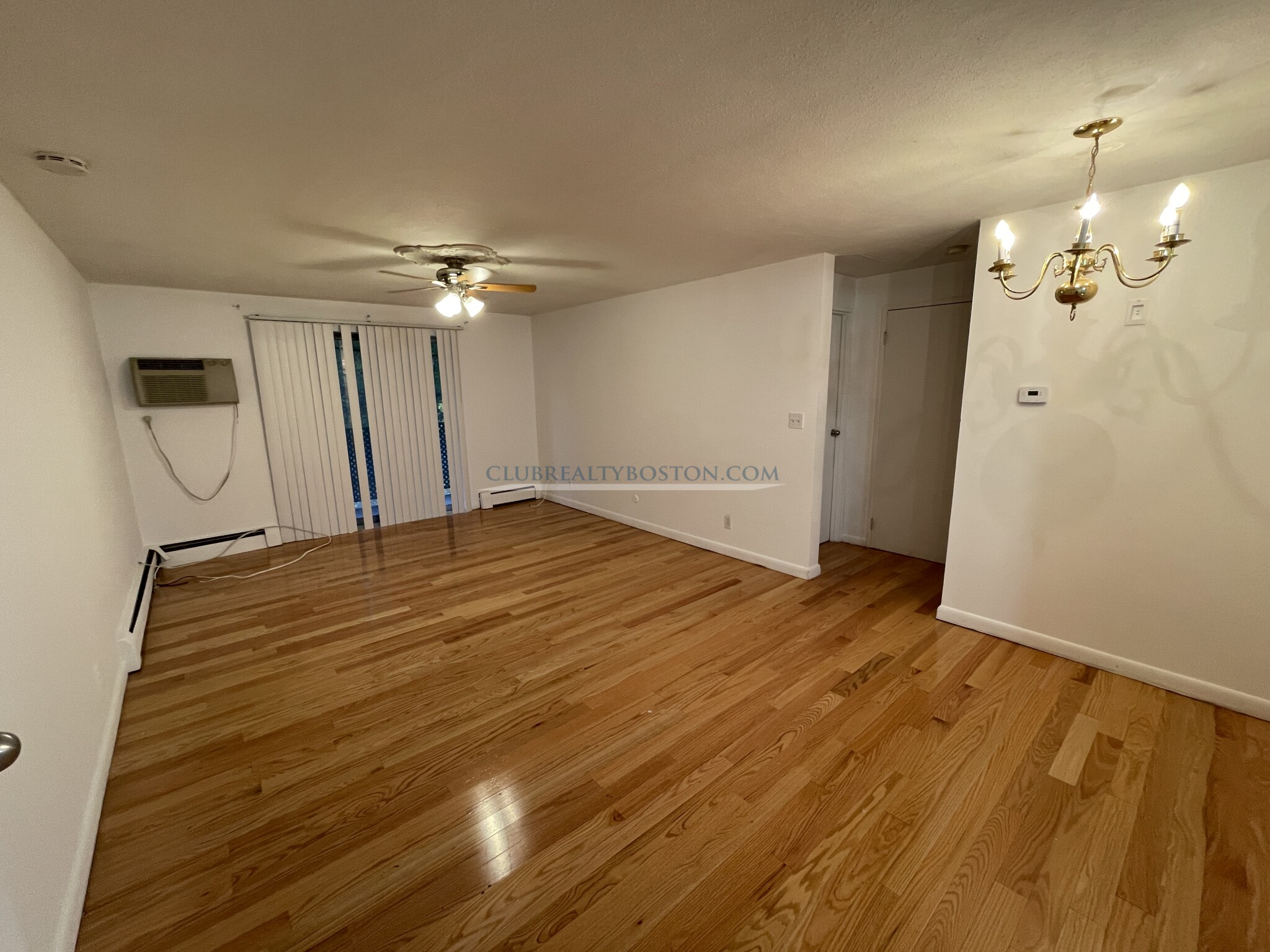 530 Washington St, Oak Square