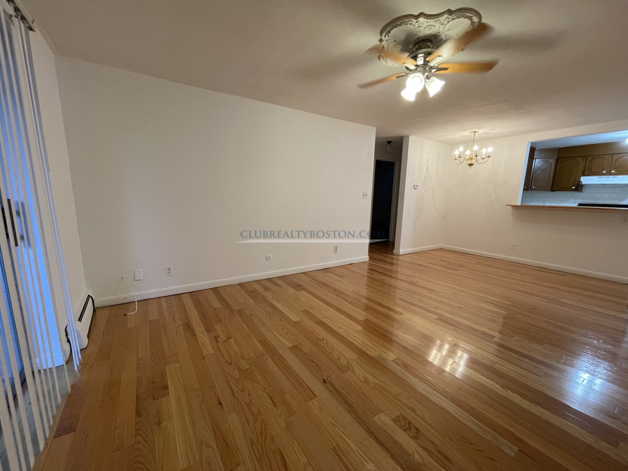 530 Washington St, Oak Square