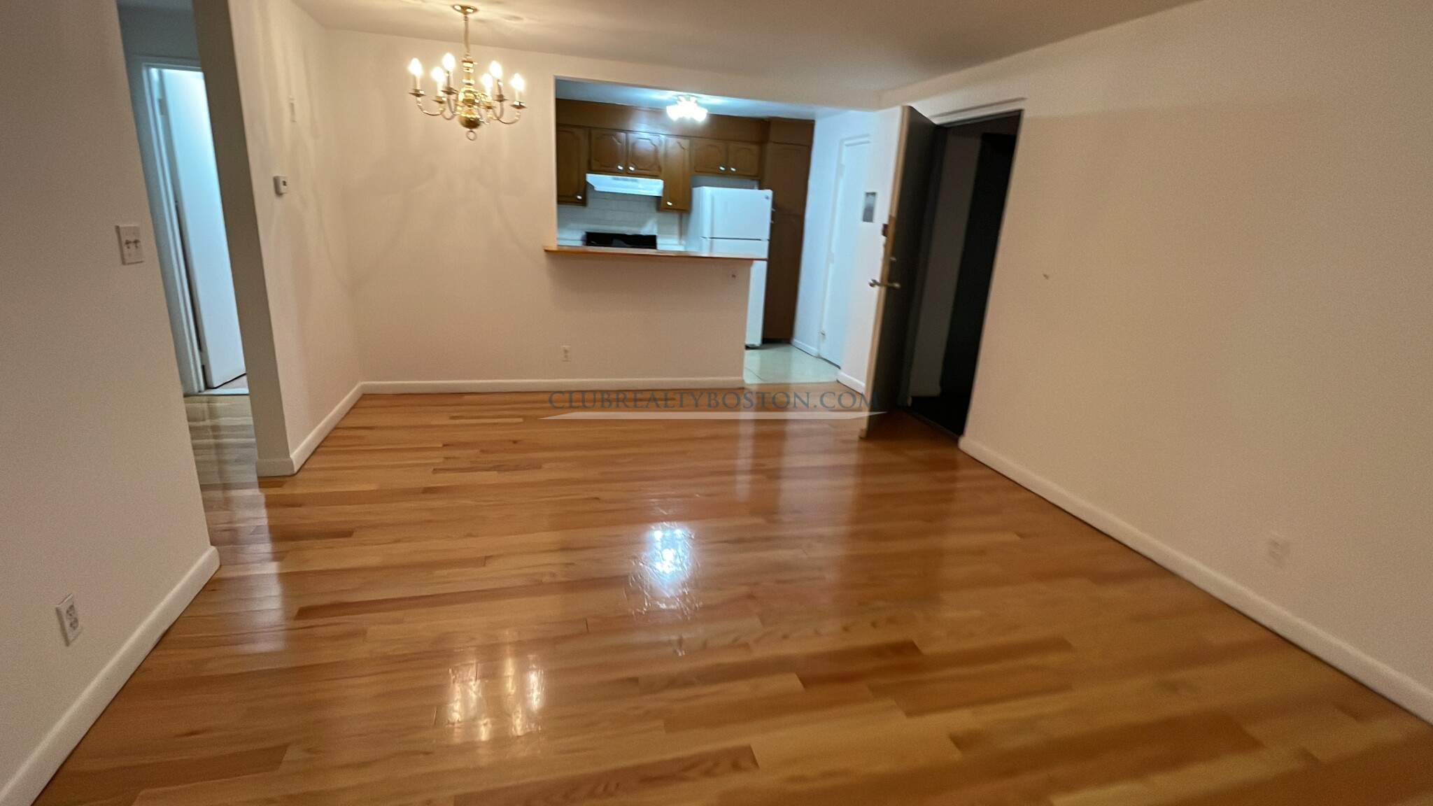 530 Washington St, Oak Square