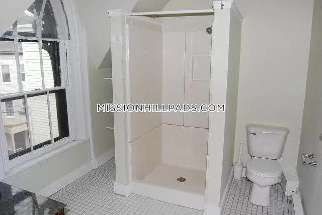 139 Hillside St, Mission Hill