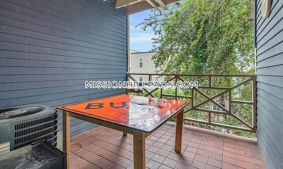 5 Sachem St, Mission Hill