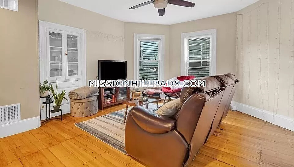 5 Sachem St, Mission Hill