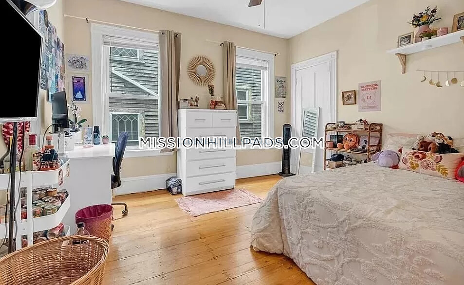 5 Sachem St, Mission Hill