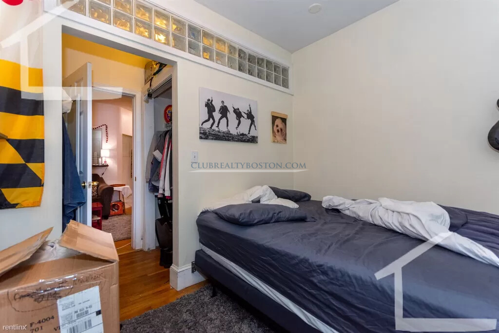 54 Egmont, Brookfield