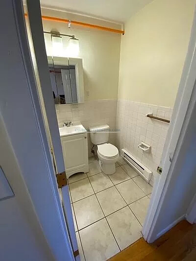 520 Main St, Banks Square