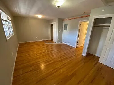 520 Main St, Banks Square